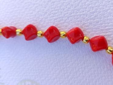 Neseseri: Crvena ogrlica – staklo - Materijal: staklene perle u crvenoj boji — 3