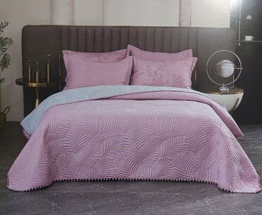 slavski sto i klupe: ✨️Štepani prekrivač-230*240 ✨️Čaršaf-220*230 ✨️Jastučnice štepane-2x5 — 2