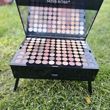 muller kofer sa šminkom: 🌺 miss rose kofer 🌺 🥰 pun kofer sa šminkom🥰 🌺set sadrži : 🌺 180 boja — 1