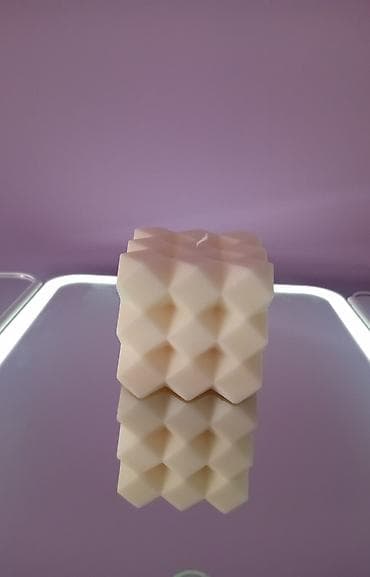 sve za kucu cacak: Dekorativna sveća – geometrijska kocka - Materijal: sojin vosak - — 1