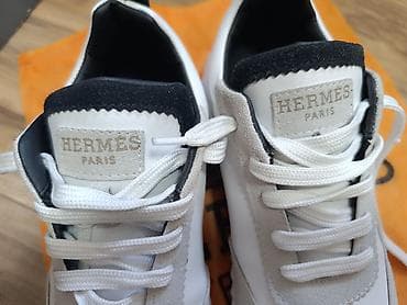 prodaja obuce na veliko: Na prodaju Hermes Bouncing patike u atraktivnoj belo-sivoj — 7