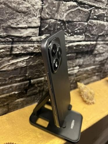 prodaja polovnih telefona novi sad: HONOR 400 Lite – pametni telefon Ključne karakteristike: - Ekran — 4