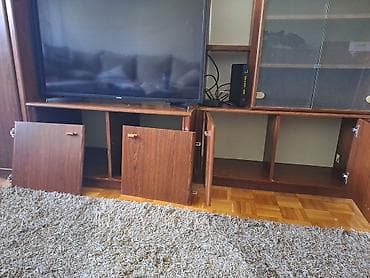stocic sa fiokama: Prodajem Tv komodu sa garderoberom i klub stočić. Tv komoda dužine — 6