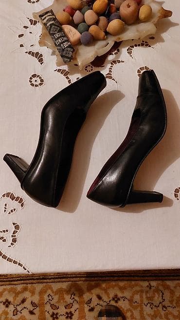 Salonke, Antonella Rossi, 38