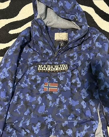 bele muske patike: Napapijri anorak jakna sa kapuljačom – camo plavo/crni print. Jakna je — 1