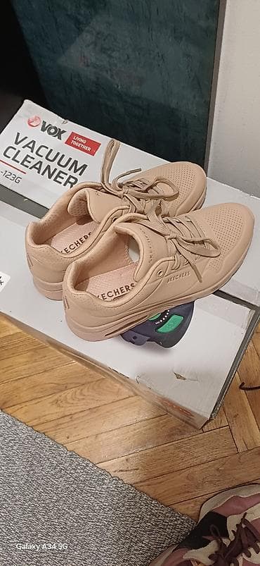 converse patike: Dva para patika – različiti brendovi i stilovi. oba para po 4000din — 2
