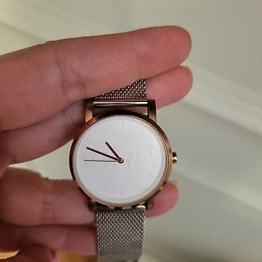 sat srpski nis: DKNY ženski ručni sat Soho NY2663 - Elegantni minimalistički analogni — 5