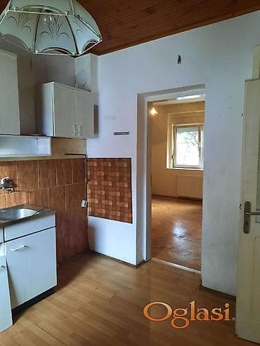 jeftine kuce novi sad i okolina: S ulične strane nova PVC stolarija, nov crep, zidovi debeli preko — 5