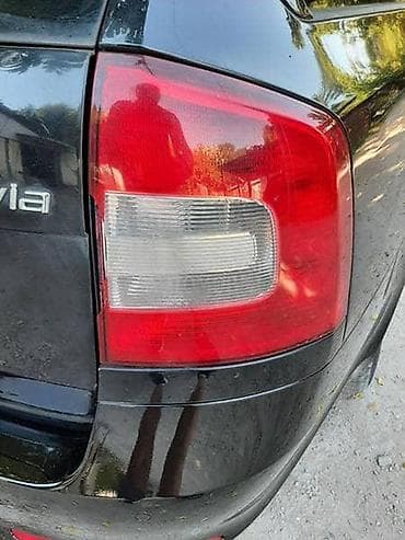 loren delovi: KARAVAN STOP SVETLA ZA ŠKODA OCTAVIA OD 2008. DO 2013. GOD. | SKODA — 2