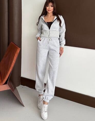 Shirts, blouses and tunics: L11. Termo kompleti Veličine : S M L Boje : crna siva bordo Cena  — 1