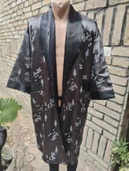 mantil legend: Muski bade mantil sa dva lica nov Duzina 112
Pazuh po 65
Ramena 60 — 6