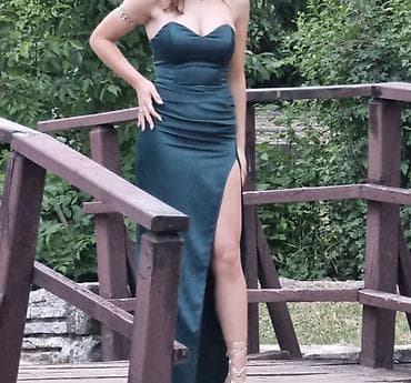 brus bez bretela za vece grudi: Elegantna večernja haljina u smaragdno zelenoj boji. Boja: tamno — 3