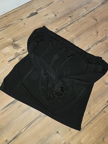 Muška odeća: Crna ženska bluza/majica širokog kroja - Model: off-shoulder (može da — 2