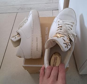 easy patike: Michael Kors ženske patike – bela koža, ukrasne zlatne zvezde - — 2