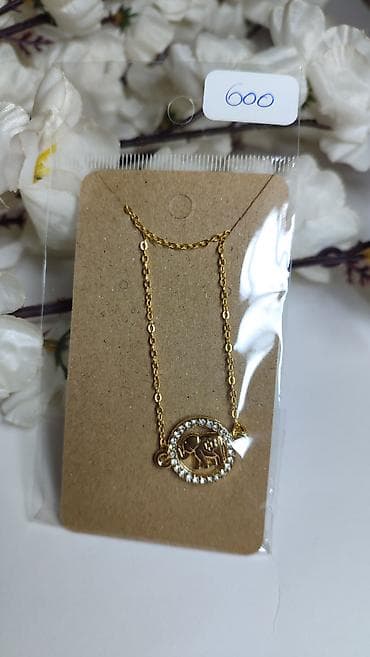 crna torba online sa prevodom: Ogrlica sa medaljonom – motiv slona - Boja: zlatna - Lančić sitnog — 3