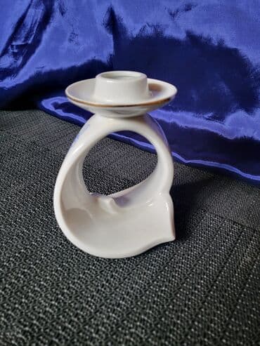 Musical Instruments: Svecnjak nov iz 1951 do 1974g. Lippelsdorf porcelan Nemacka. Nov — 2