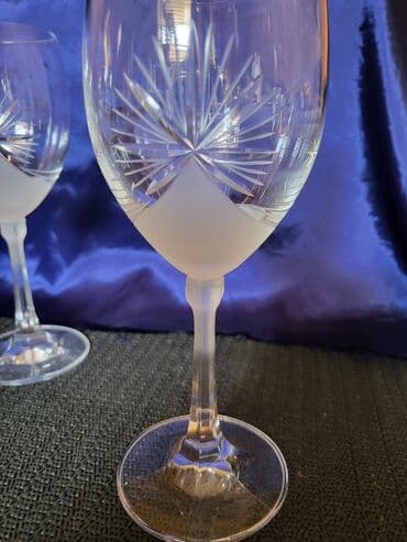 swarovski case za vino cena: Case bohemija 1950g+ kristal,rucna gravura,matirani deo za vino. Case — 9