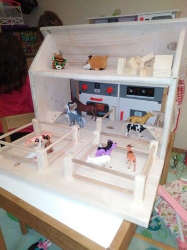 slatke poruke za decu: Farma rucno napravljena od cistog drveta Dimenzije: 30 dubina  54 — 2