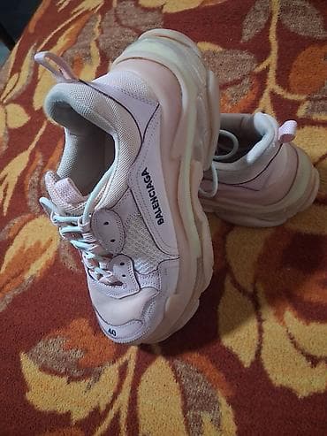 elipsa haljine: Balenciaga Triple S patike – ružičasto/belo izdanje - Model: Triple S — 1