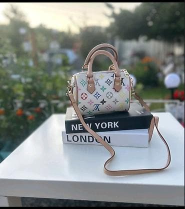 napapijri torbica: Torbice 
16x12
4000 din
💋🧚🧚 — 3