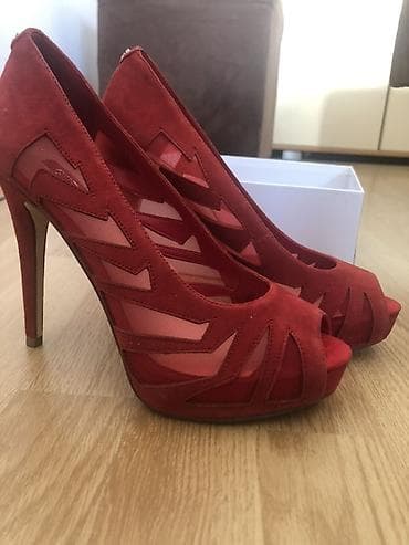 GUESS ženske salonke na visoku štiklu - Model: peep-toe platforme sa