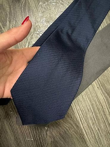 Dve TRUSSARDI collection svilene kravate, teget i siva, veoma lepe i na lalafo.rs Dve TRUSSARDI collection svilene kravate, teget i siva, veoma lepe i