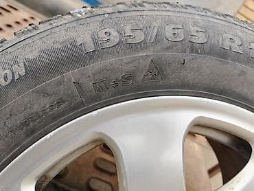 auto pojasevi rs: Komplet od 4 alu felne sa zimskim gumama. - Marka/centar: originalni — 5