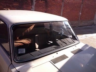 Auto delovi: Prednje vetrobransko staklo (šoferka) Lada 2107 Riva,2101. Polovne — 5