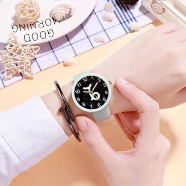 bistec satovi: Fluorescentni sat sa horoskopskim znakom 1200 din — 9