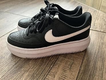 crne patike ženske: Nike ženske patike – crno‑bele
Nošene par puta samo — 1