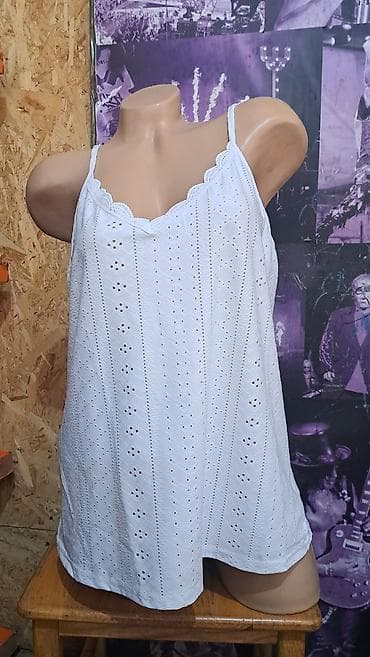 kaputi pull and bear: Ženska letnja majica na tregere (top) od broderij anglaise pamuka. - — 2