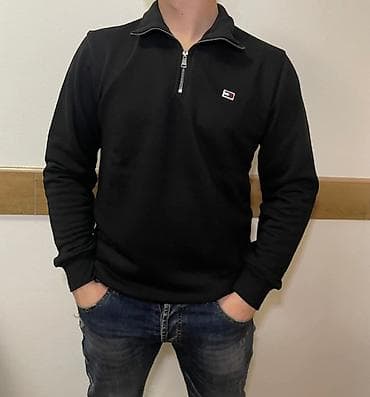 Coats and trench coats: Muški crni duks – više modela sa diskretnim logom na grudima - Boja — 4