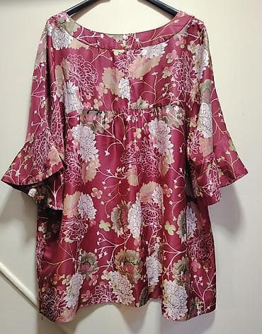 boss majice sa kragnom: Ženska bluz-tunika sa floralnim printom - Model: lepršava — 2