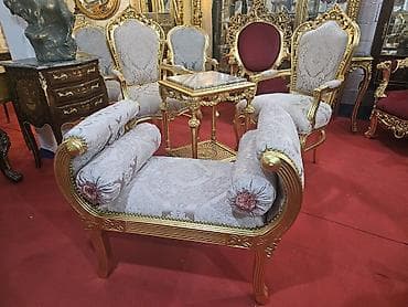 Stolovi: 𝐄𝐥𝐞𝐠𝐚𝐧𝐭𝐧𝐚 𝐦𝐚𝐫𝐤𝐢𝐳𝐚 𝐢 𝐟𝐨𝐭𝐞𝐥𝐣𝐞 𝐮 𝐩𝐮𝐝𝐞𝐫-𝐫𝐨𝐳𝐞 𝐦𝐞𝐛𝐥𝐮, 𝐮 𝐬𝐚𝐯𝐫š𝐞𝐧𝐨𝐦 𝐬𝐩𝐨𝐣𝐮 𝐬𝐚 — 4