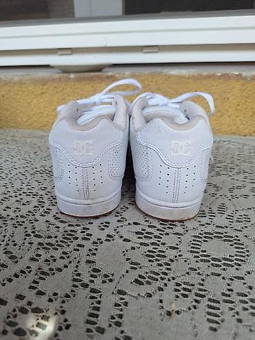 ccc.rs obuca: Bele DC patike – broj 39 - Gazište: 25 cm - Model niskog profila — 2