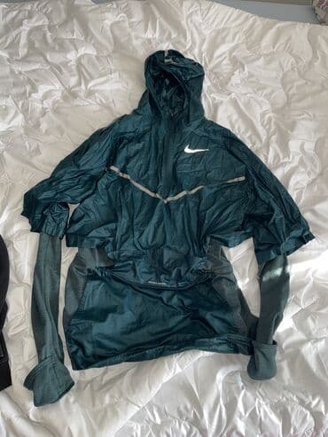 new yorker београд – слике: 2 u 1
Nike duks gornji deo
M veličina
8000din
Iz inostranstva — 17