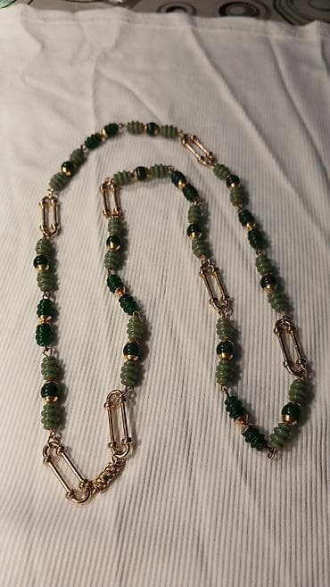 kaiš mona: Ogrlica sa zelenim perlama i zlatnim elementima - Elegantna duga — 2