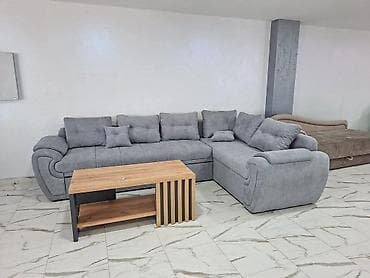 Ugaona garnitura Viktorija na razvlačenje + klub sto - Prostrana