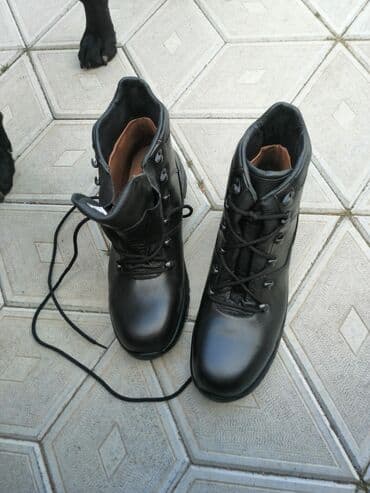 nike air max command white black: Safety work shoes, size - 44 — 1