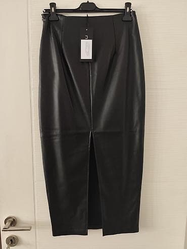 ogrlica od skoljki: AMISU suknja od eko kože – crna, olovka kroj, midi dužina. Detalji: - — 2