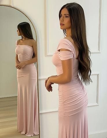 Haljine: ✅Duga elegantna haljina sa naborima i spuštenim ramenima
3000 din — 6