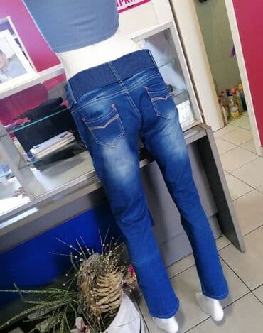 pantalone od vestacke koze: Farmerice extra kao nove
Vel 30
Extra model i kvalitet Uvoz Turska — 8