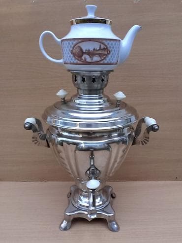 letece vile: Ruski samovar 2 Luksuzan Star, izuzetno očuvan, stoji u vitrini — 4