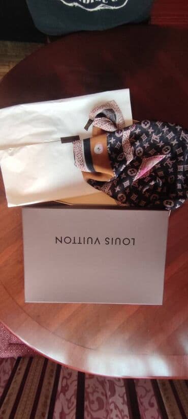 Women's Pants, Jeans, Shorts: Louis Vuitton ešarpa.  Louis Vuitton, ešarpa. dobija se i kutija — 8