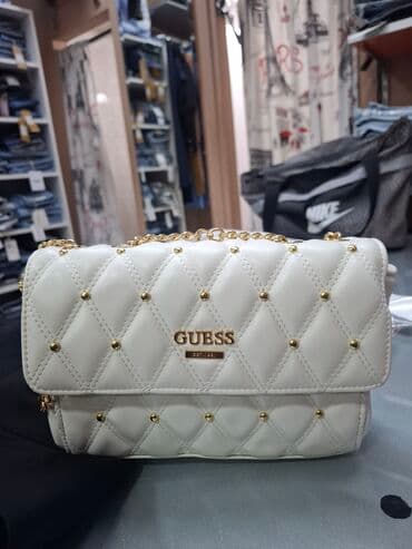 Elegant purse, Guess, Material: Faux leather