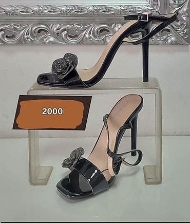 Elegantne ženske sandale na visoku potpeticu. - Boja: crna, visok sjaj na lalafo.rs Elegantne ženske sandale na visoku potpeticu. - Boja: crna, visok sjaj