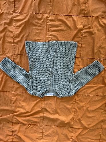 Pleteni kardigan za bebe/decu - Boja: svetlosiva - Model: kardigan na