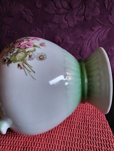 vaza sa cvecem crtez: Vaza nova iz 70ih. god. jugoporcelan. Visina. 27,5cm — 12