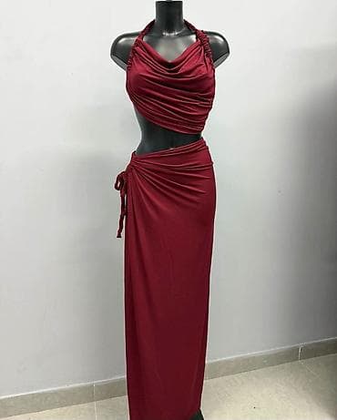 Kompleti: Komplet duga suknja i crop top sa drapiranjem i otvorima. - Duga — 2
