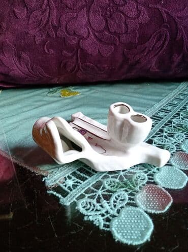 porcelanske solje za caj: Porcelanski novi stalci iz 60,70ih za olovke. cena po komadu — 2